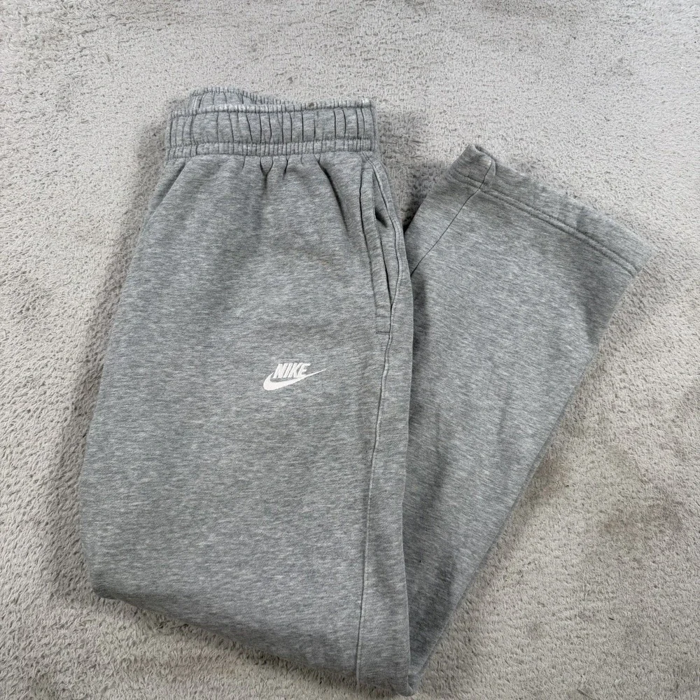 Nike Sweatpants Mens Small Grey Sportswear Club Fleece Drawstring Gym Uncuffed